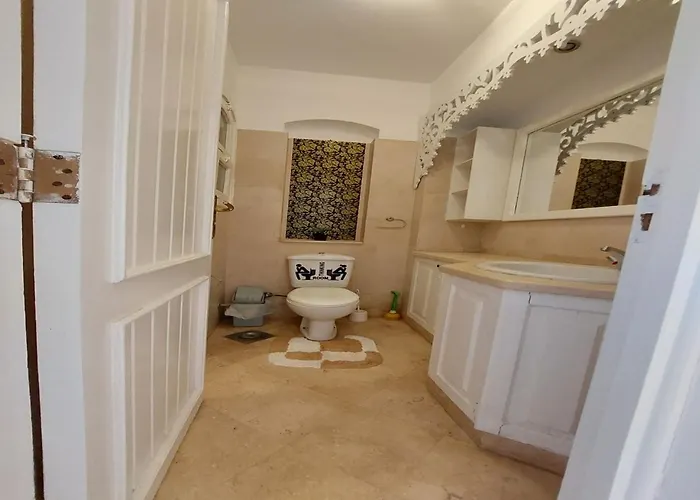 Warm One Bedroom At West Golf Y62
