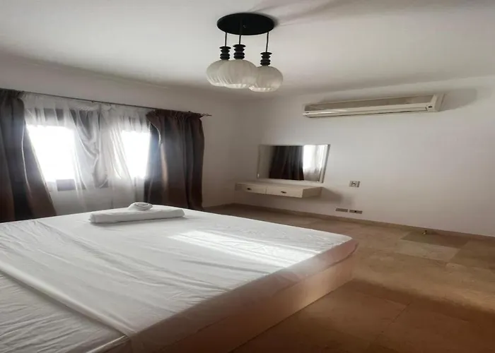 Warm One Bedroom At West Golf Y62 Daire *