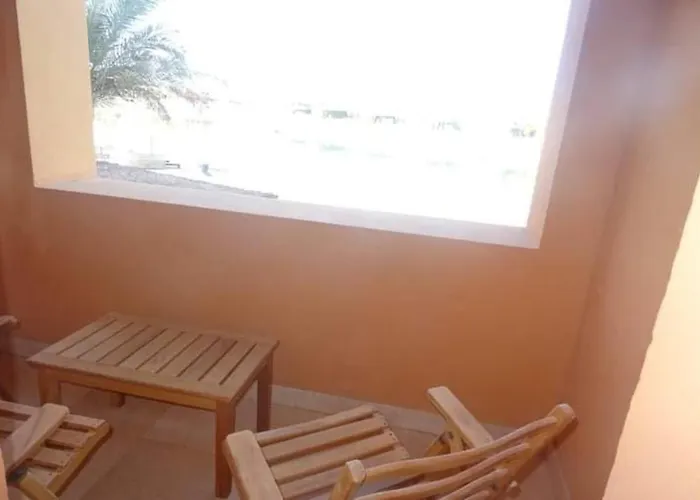 Daire Warm One Bedroom At West Golf Y62 *